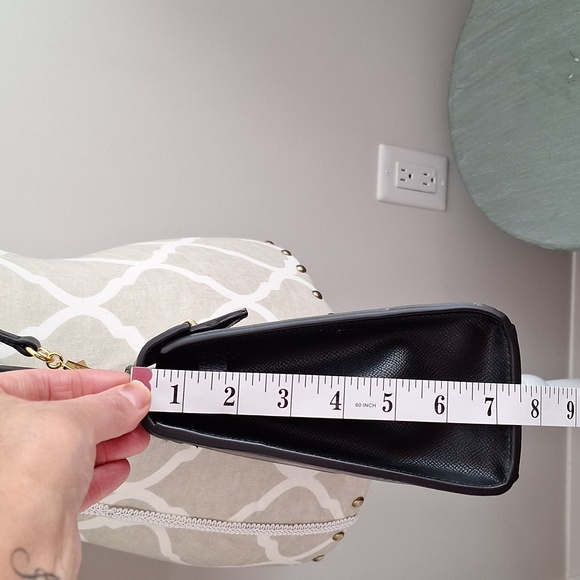 #719 COPY- Black tote - Picture 11 of 14